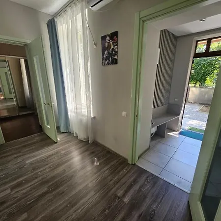 Bond Deribasovskaya Apartment Odessa