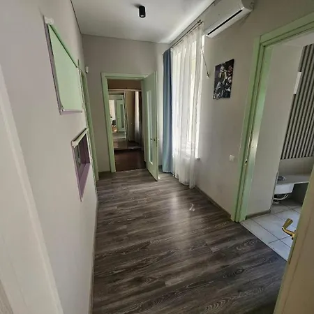 Apartment Bond Deribasovskaya Odessa